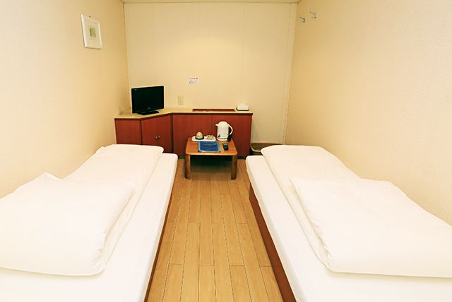 福岡~大阪 1便ファースト洋室