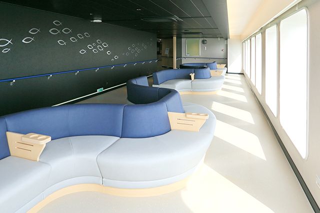 福岡~大阪 2便展望ラウンジ