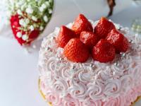 【パジャマパーティ×特別フロア】バラの花束をイメージしたデコレーションケーキ（素泊り）※入園保証なし