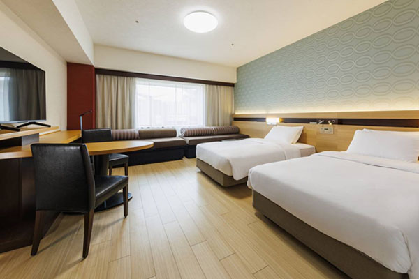 イーストウィングファミリールーム