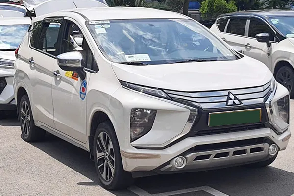 Mai Linh Airport Taxi (6人乗りの乗客の車両)