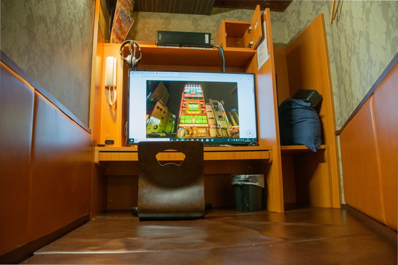 ネットカフェ亜熱帯西椿店　個室