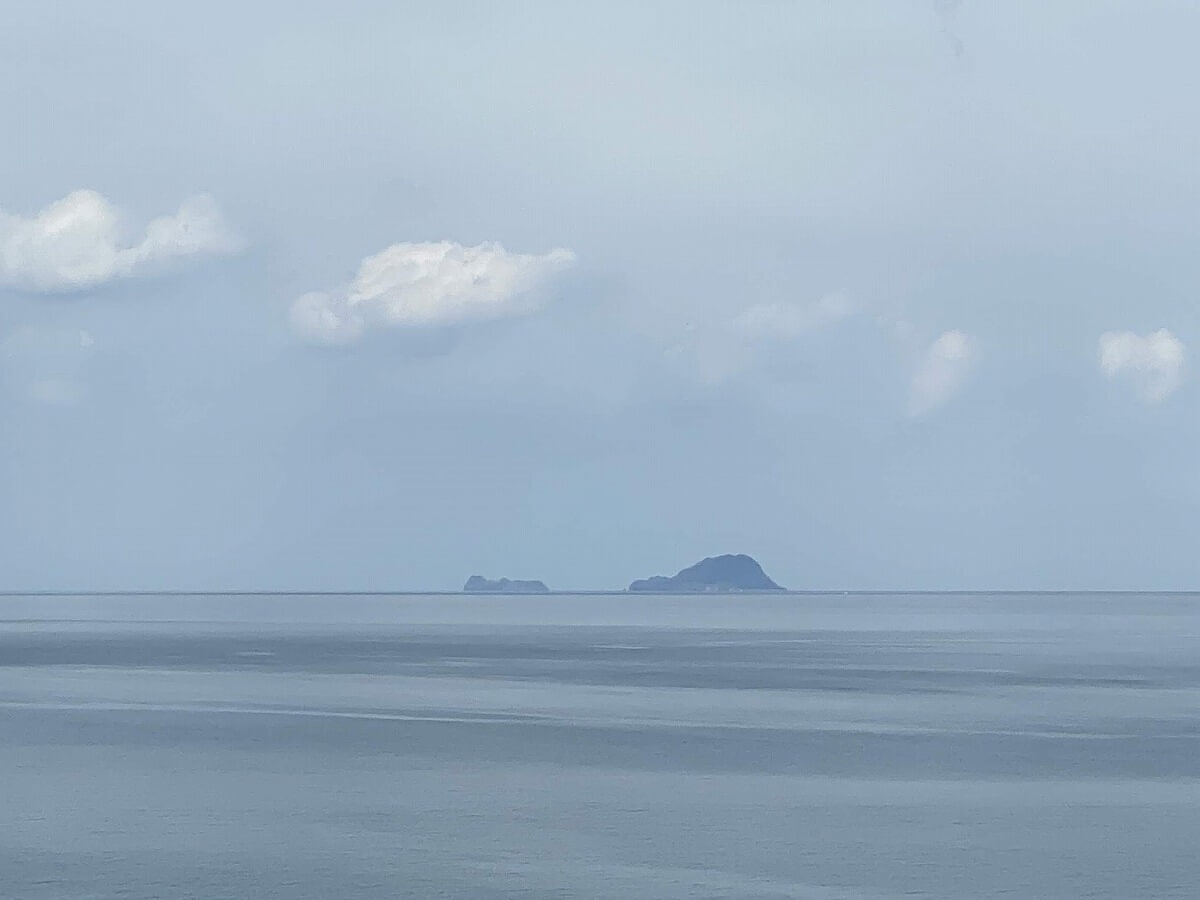 冠島と沓島